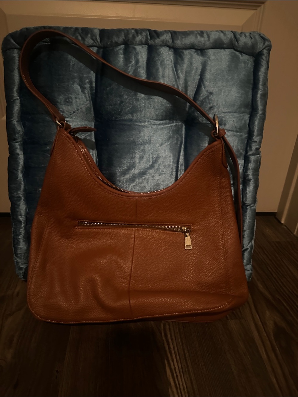 Classic Brown Leather Shoulder Bag with Front Zip